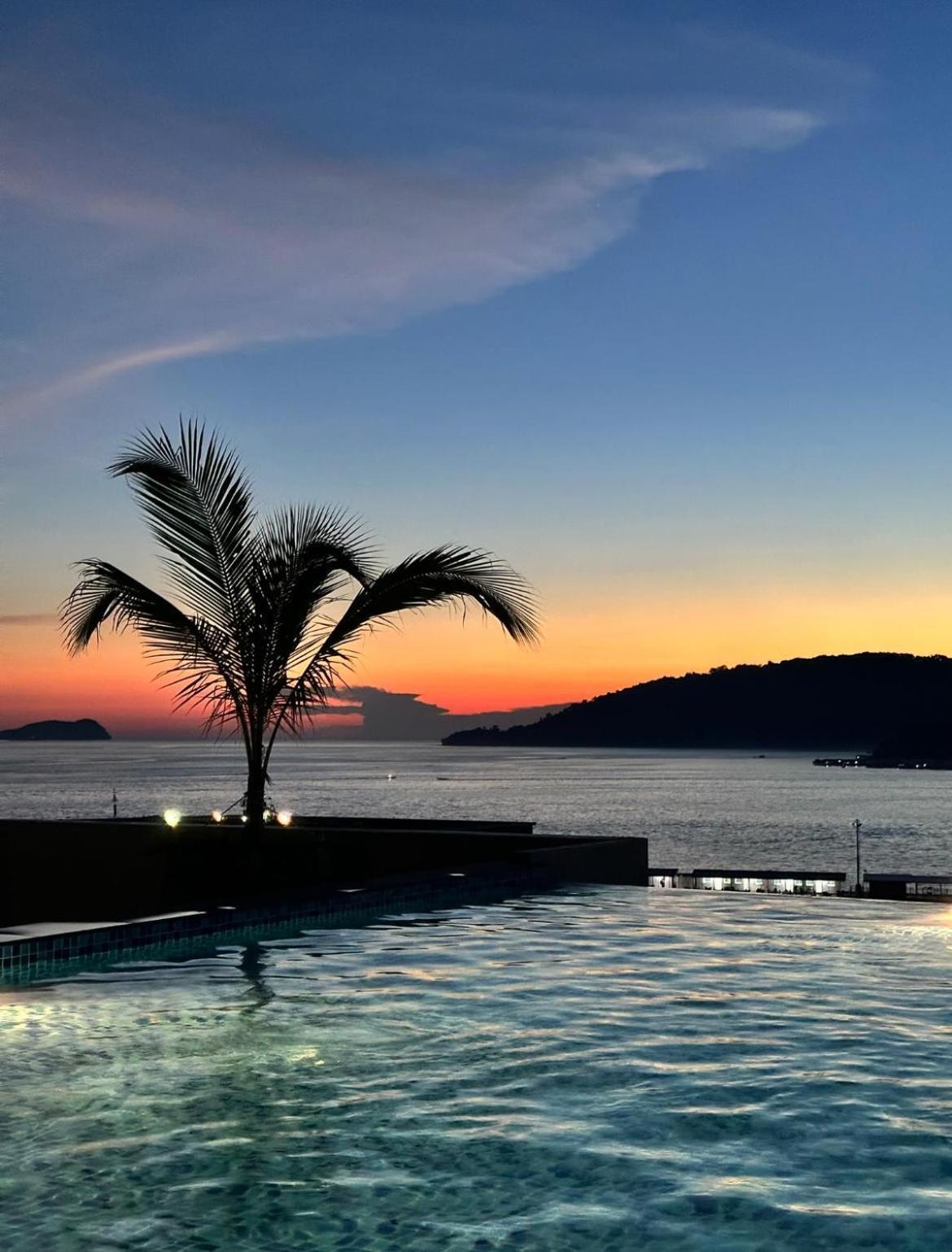Blue Summer At Jesslton Quay 亚庇忆廊 Seaview Apartment