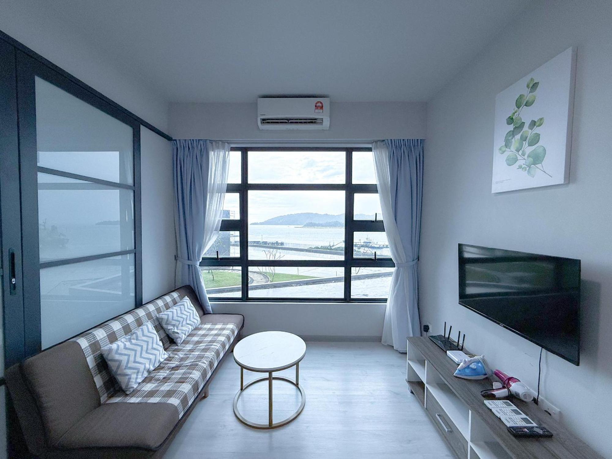 Blue Summer At Jesslton Quay 亚庇忆廊 Seaview Kota Kinabalu